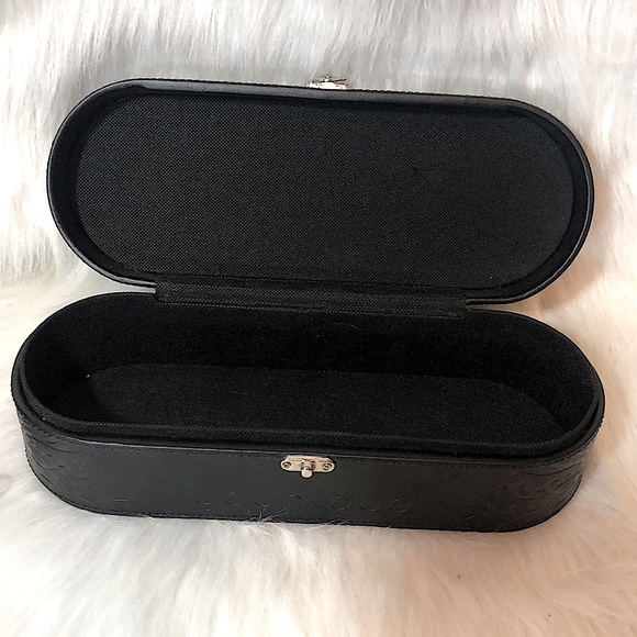 Younique Makeup Sample Case, Makeup Case, Charms & Pin - Picture 3 of 7